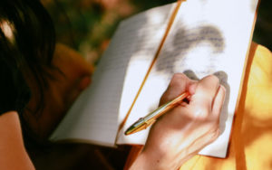 explorer son désir d'écrire lors d'un atelier d'écriture créative à Rennes